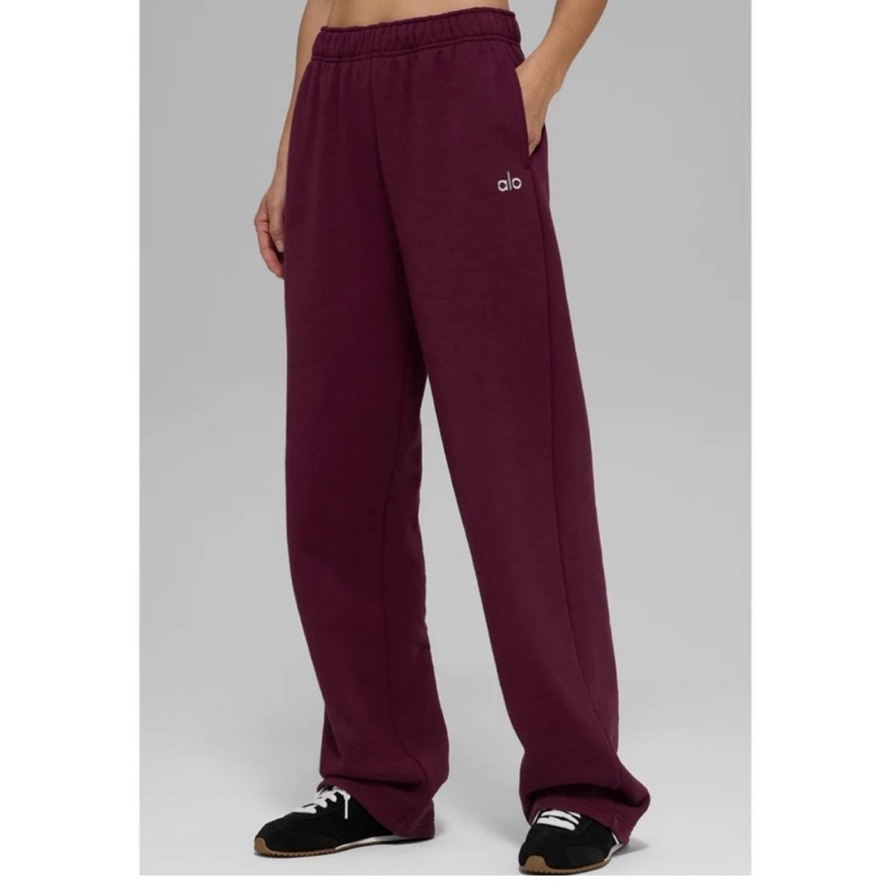 NWT Alo Yoga Burgundy accolade straight leg sweatpants - Picture 3 of 7